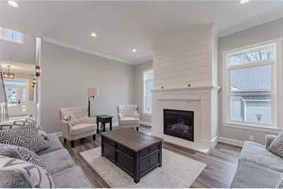 562 Magnolia Court, Mayfield Village, OH 44143 - Photo 3