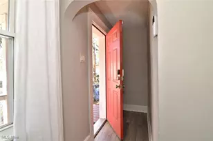 2061 W 33rd St, Loveland, OH 44113 - Photo 5