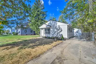 16817 Glenpark Ave, Loveland, OH 44128 - Photo 3