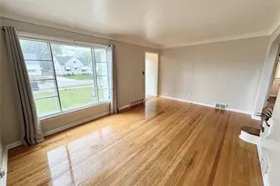 1807 E 294th St, Wickliffe, OH 44092 - Photo 5