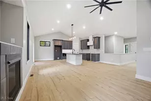 603 Oriole Dr, Roaming Shores, OH 44084 - Photo 11