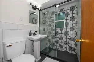 41 W Woodsdale Ave, Akron, OH 44301 - Photo 13