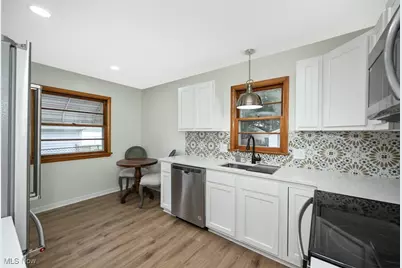 41 W Woodsdale Avenue, Akron, OH 44301 - Photo 7