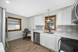 41 W Woodsdale Ave, Akron, OH 44301 - Photo 7