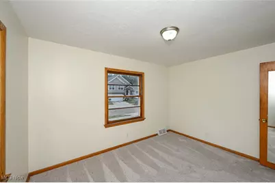 41 W Woodsdale Avenue, Akron, OH 44301 - Photo 17