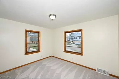 41 W Woodsdale Avenue, Akron, OH 44301 - Photo 15