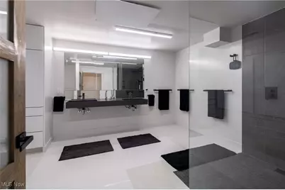 12866 Lake Shore Boulevard, Bratenahl, OH 44108 - Photo 17