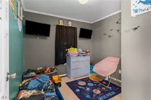 2859 Cheryl Ave, Worthington, OH 44470 - Photo 9