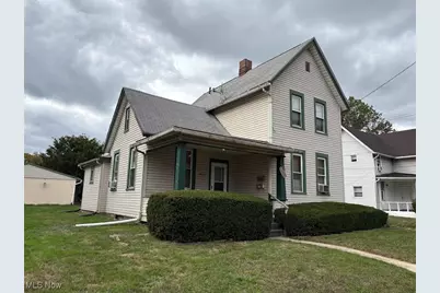 435 Hazlett Avenue NW, Canton, OH 44708 - Photo 1