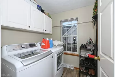 1139 Glencove Commons Drive, Brunswick, OH 44212 - Photo 9