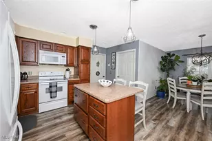 1139 Glencove Commons Dr, Brunswick, OH 44212 - Photo 5