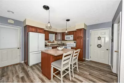 1139 Glencove Commons Drive, Brunswick, OH 44212 - Photo 3