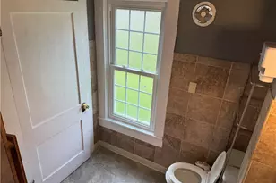 919 E 17th St, Ashtabula, OH 44004 - Photo 11