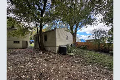 211 W 58th Street, Ashtabula, OH 44004 - Photo 5