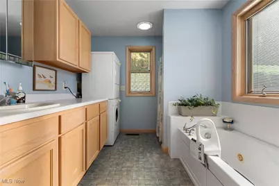 9732 Erie Avenue SW, Beach City, OH 44608 - Photo 27