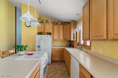 9732 Erie Avenue SW, Beach City, OH 44608 - Photo 25