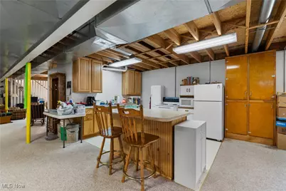 9732 Erie Avenue SW, Beach City, OH 44608 - Photo 15