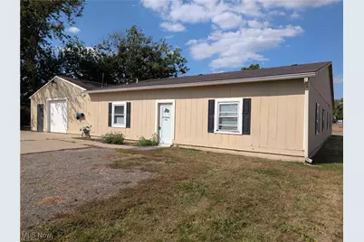 2039 36th Street NE, Canton, OH 44705 - Photo 1