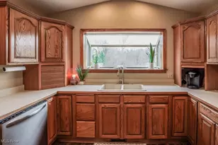 11316 Cleveland Ave NW, Uniontown, OH 44685 - Photo 15