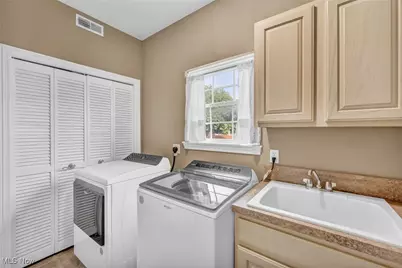 38514 N Beachview Road, Willoughby, OH 44094 - Photo 23