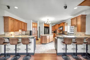 38514 N Beachview Rd, Willoughby, OH 44094 - Photo 9