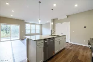 950-5 Memory Ln, Aurora, OH 44202 - Photo 5