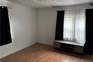 1752 Chester Ave, Wellsville, OH 43968 - Photo 9