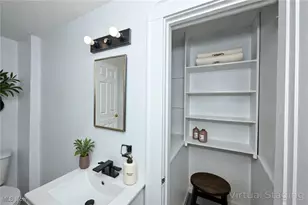 1074 Linden Ave, Akron, OH 44310 - Photo 33