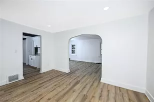 1074 Linden Ave, Akron, OH 44310 - Photo 15