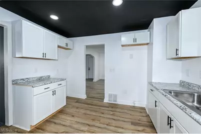 1074 Linden Avenue, Akron, OH 44310 - Photo 21