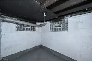 1074 Linden Ave, Akron, OH 44310 - Photo 41