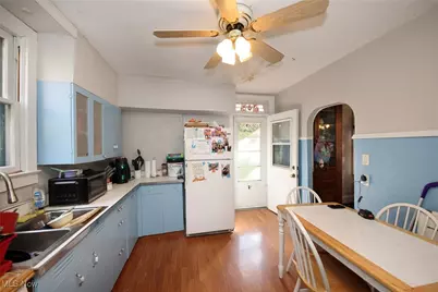 152 Pennsylvania Avenue, Chester, WV 26034 - Photo 5