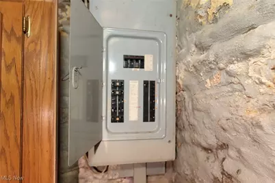 152 Pennsylvania Avenue, Chester, WV 26034 - Photo 17