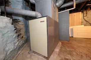 152 Pennsylvania Ave, Chester, WV 26034 - Photo 19