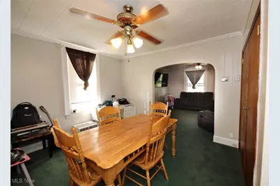 152 Pennsylvania Avenue, Chester, WV 26034 - Photo 7