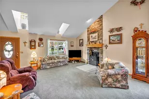 1073 Ashview Dr, Madison, OH 44057 - Photo 9