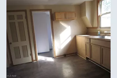 160 Erie Street, Elyria, OH 44035 - Photo 9
