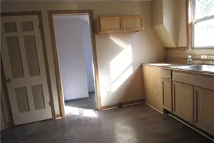 160 Erie St, Elyria, OH 44035 - Photo 9