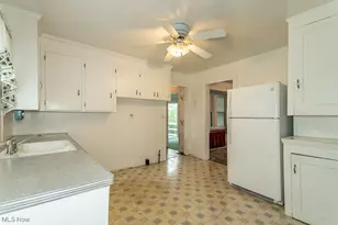 934 E 223rd St, Euclid, OH 44123 - Photo 7