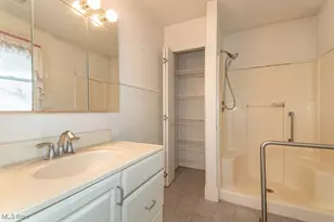 934 E 223rd St, Euclid, OH 44123 - Photo 11