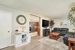 1422 Slagle Dr, Akron, OH 44312 - Photo 3