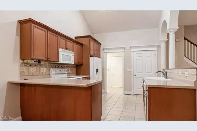 3490 Regans Way, Zanesville, OH 43701 - Photo 5