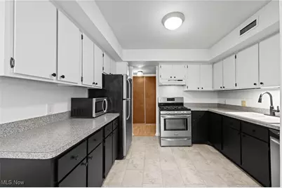 1105 Canyon View Road #106, Northfield, OH 44067 - Photo 3