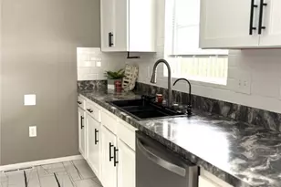 1054 Karen Dr, Akron, OH 44313 - Photo 11