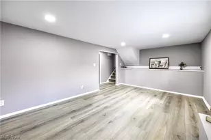 1054 Karen Dr, Akron, OH 44313 - Photo 19