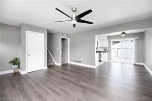 1054 Karen Dr, Akron, OH 44313 - Photo 7