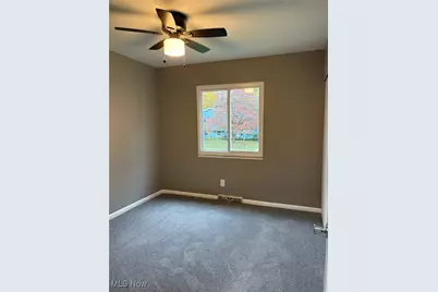 1054 Karen Drive, Akron, OH 44313 - Photo 17