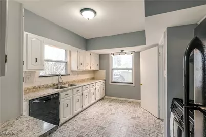 15400 Hilliard Road, Oakwood, OH 44107 - Photo 11