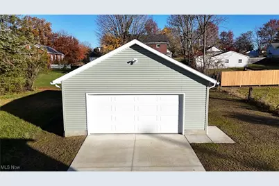 412 Whipple Avenue, Campbell, OH 44405 - Photo 5
