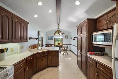 2116 Prysi Road NW, Sugarcreek, OH 44681 - Photo 9